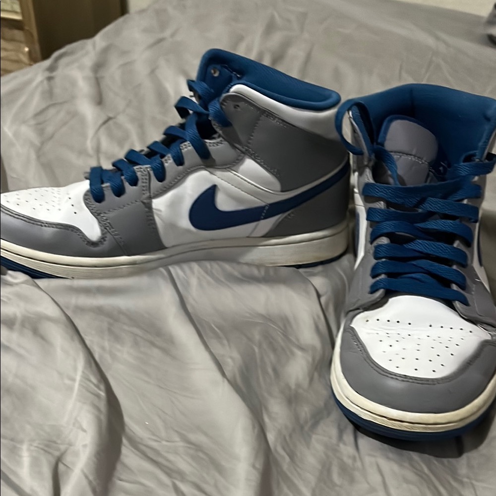 Jordan Sneakers White Grey Blue Mid-Top